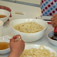 黒のイリコスキーは冷たく金のイリコスキーはあっためて。今日はどっちもつけつゆで