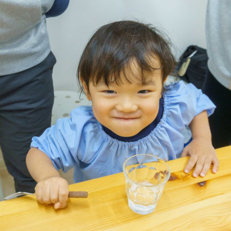 お友だち3組で貸切体験！泣いて笑って完成した手作りうどん 手打ちうどん作り体験教室 2025年12月 1.jpg – イリコスキー製麺所