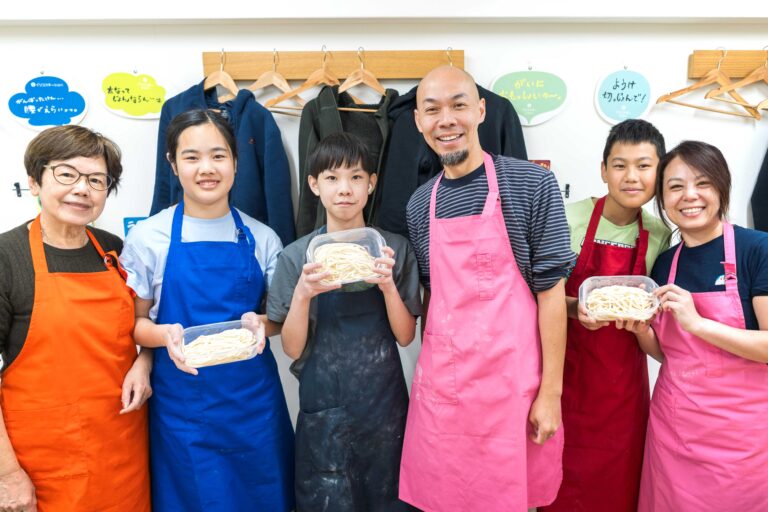 恒例の年越しうどん作り！今年もありがとうございました 手打ちうどん作り体験教室 2025年12月 A6408130-1.jpg – イリコスキー製麺所