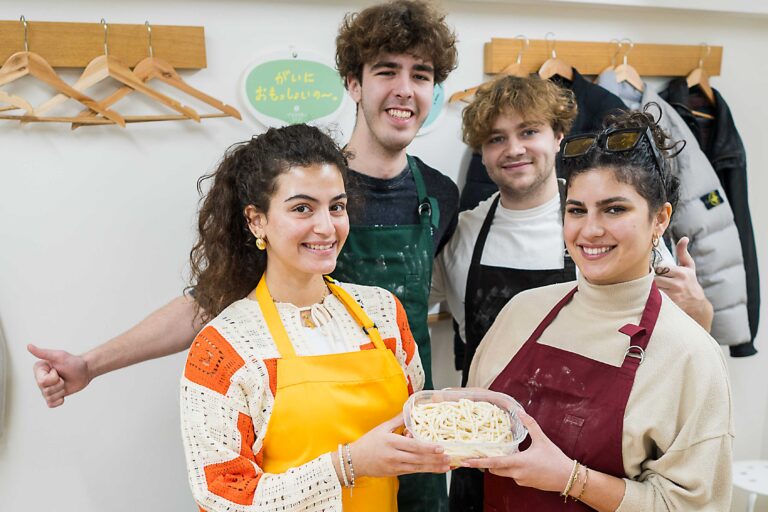恒例の年越しうどん作り！今年もありがとうございました 手打ちうどん作り体験教室 2025年12月 A6408163-1.jpg – イリコスキー製麺所