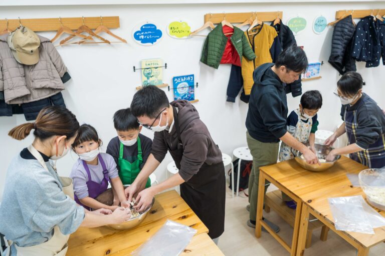 恒例の年越しうどん作り！今年もありがとうございました 手打ちうどん作り体験教室 2025年12月 A6408177-1.jpg – イリコスキー製麺所