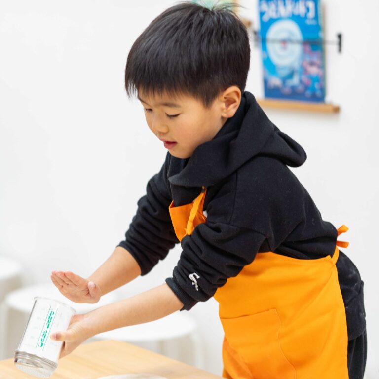 ママ＆男の子の仲良し2ペアとうどん作り 手打ちうどん作り体験教室 2026年1月 A6408659-1.jpg – イリコスキー製麺所